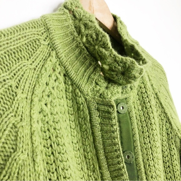 Sundance medium green cable knit, chunky lambswool Cardigan. - Picture 4 of 13